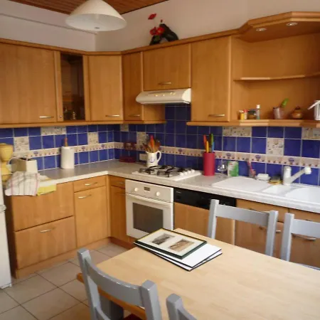 Maison De Pecheur Renovee Avec Cour Calme, A 50m De La Et Proche Et Commerces - Fr-1-92-702 * Les Sables-dʼOlonne
