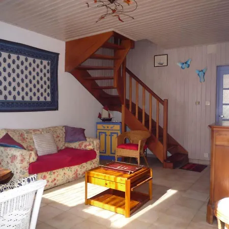 Maison De Pecheur Renovee Avec Cour Calme, A 50m De La Et Proche Et Commerces - Fr-1-92-702