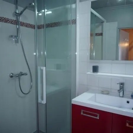 Maison De Pecheur Renovee Avec Cour Calme, A 50m De La Et Proche Et Commerces - Fr-1-92-702